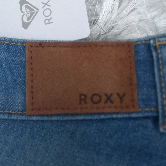 New Women’s Roxy Raw Hem High Rise Denim Shorts - Picture 7 of 7